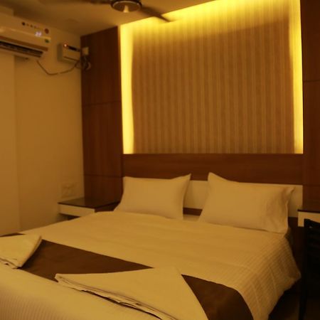 The Galaxy Suites Kochi Exterior foto