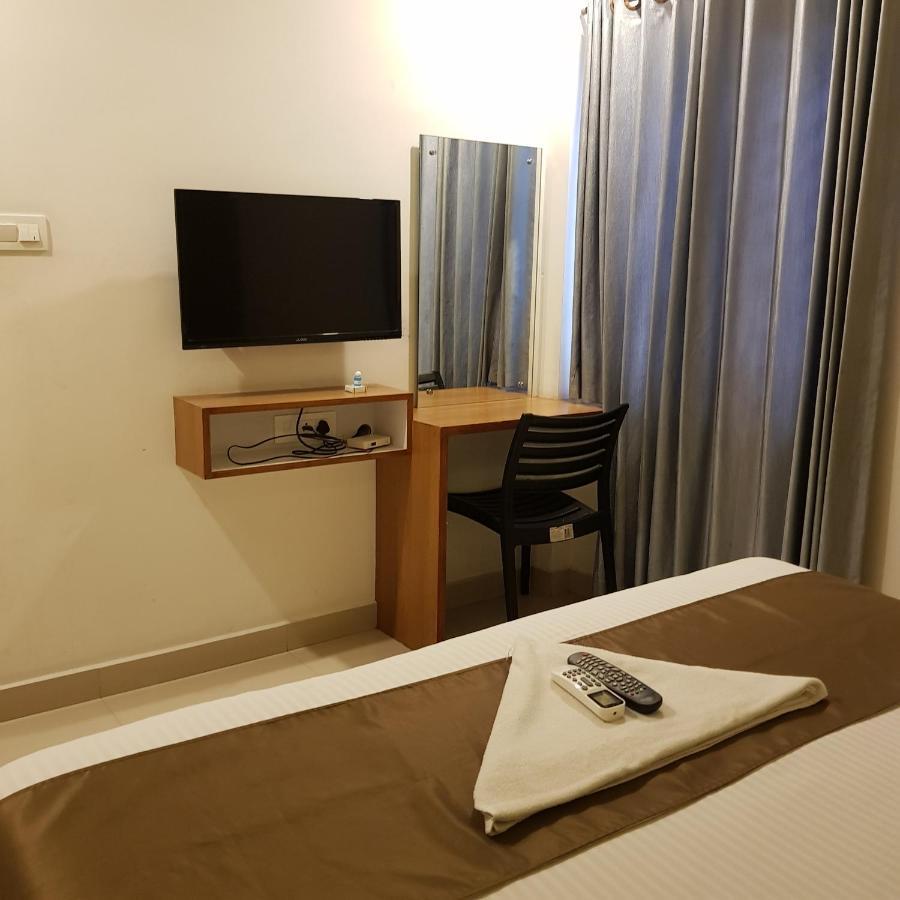 The Galaxy Suites Kochi Exterior foto