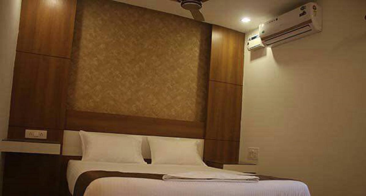 The Galaxy Suites Kochi Exterior foto